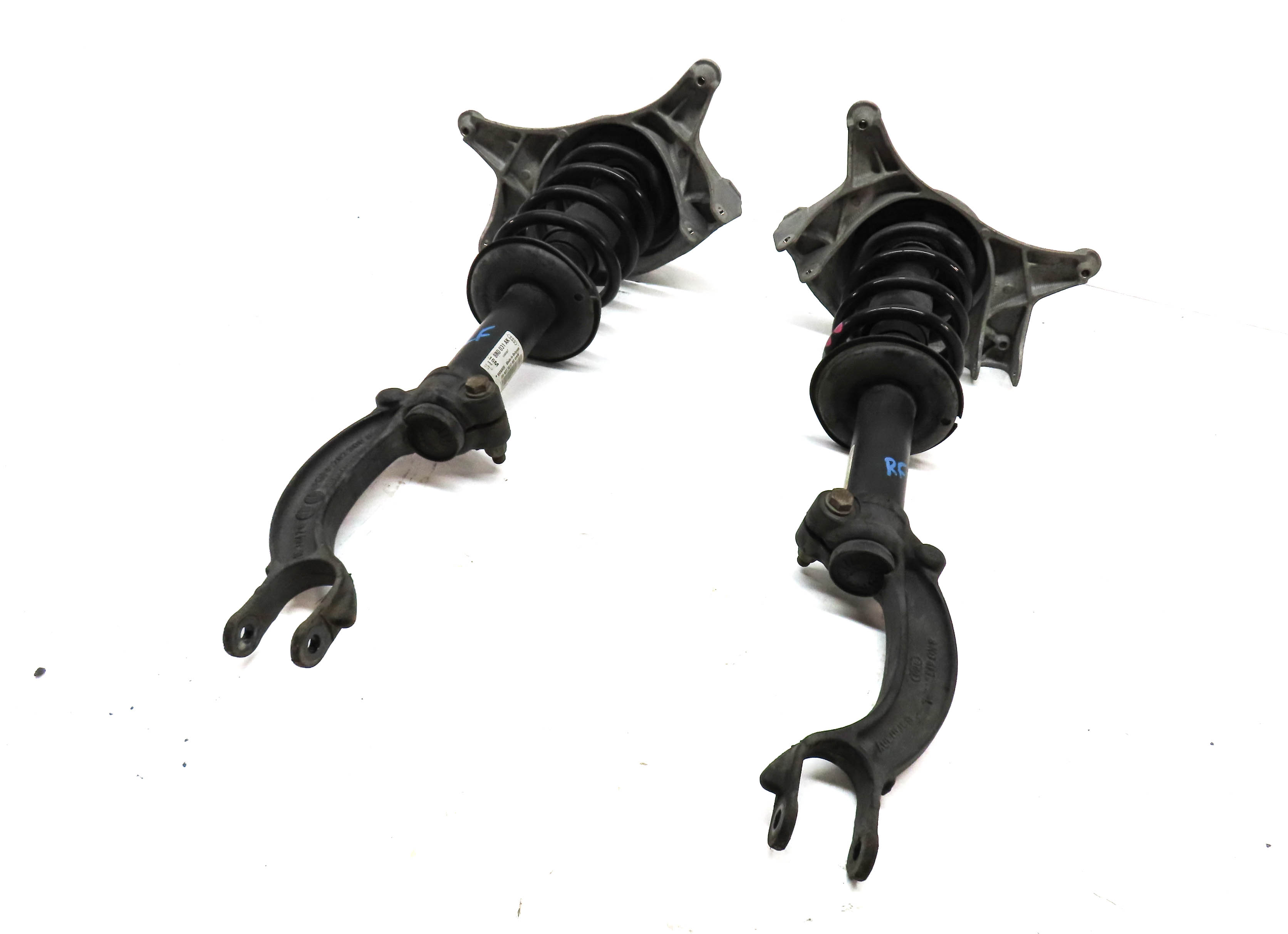 2009-2017 AUDI Q5 (B8 8R) FRONT LEFT & RIGHT STANDARD SUSPENSION SHOCK STRUT SET — exact item pictured